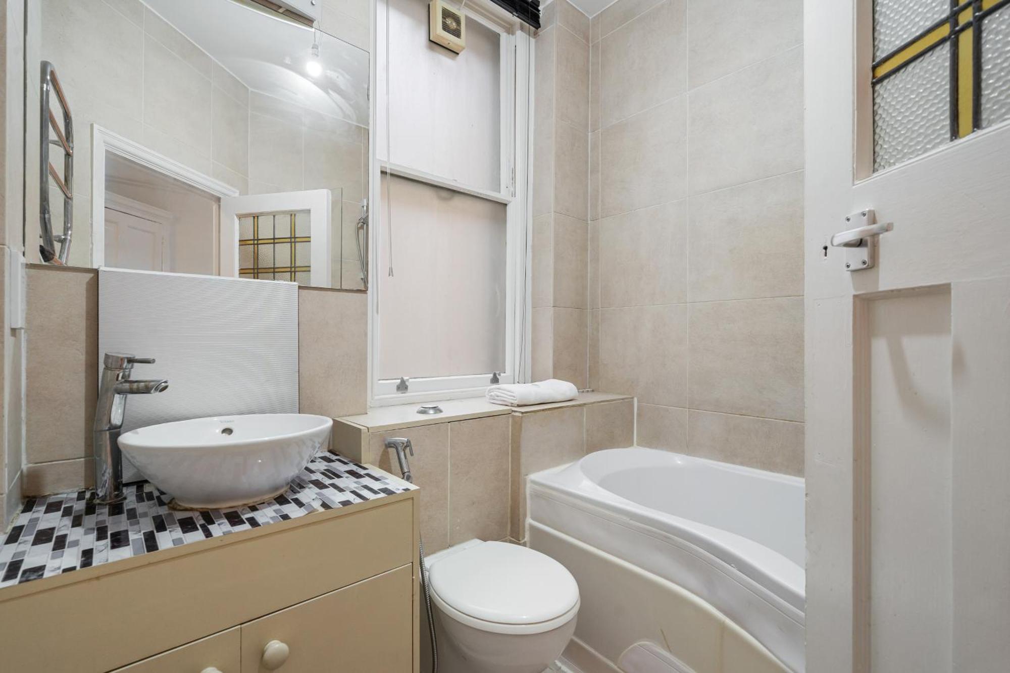 Stylish 2 Bedroom On Marylebone High St Apartment London